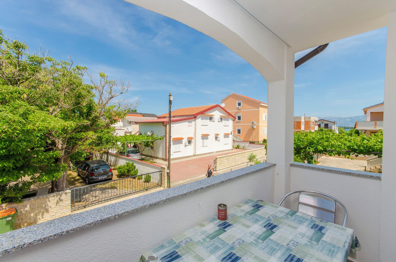 Primary image, Apartments Mirjana, Nin