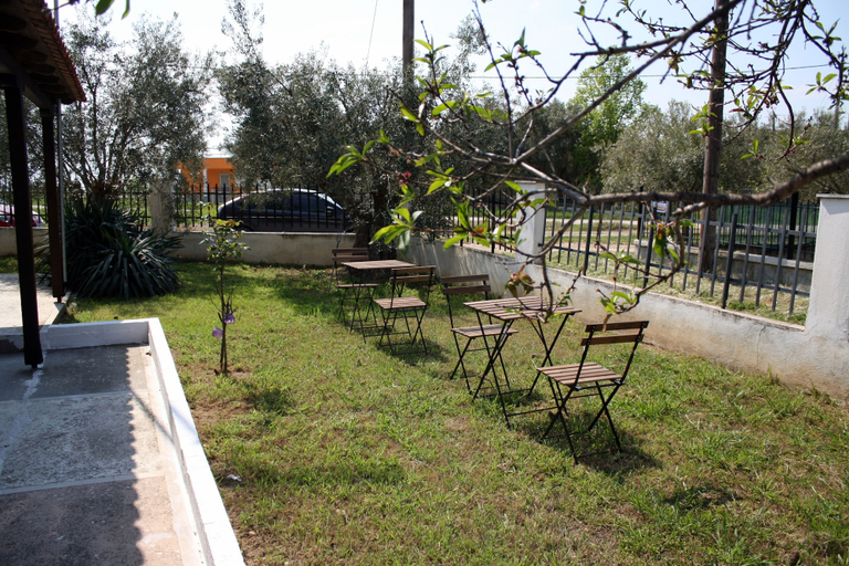 Outdoor dining 3, Villa- Nea Kalikrateia - 2-bdroom apartment, Central Macedonia