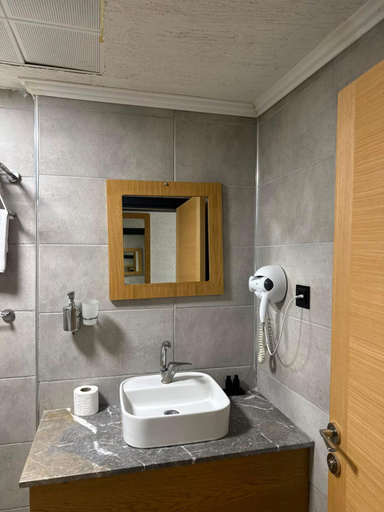 Bathroom, Grand Rimedya Burhaniye, Burhaniye