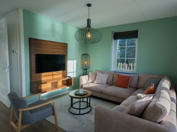 Living area 5, Watervilla Miva Wellness 6, Medemblik