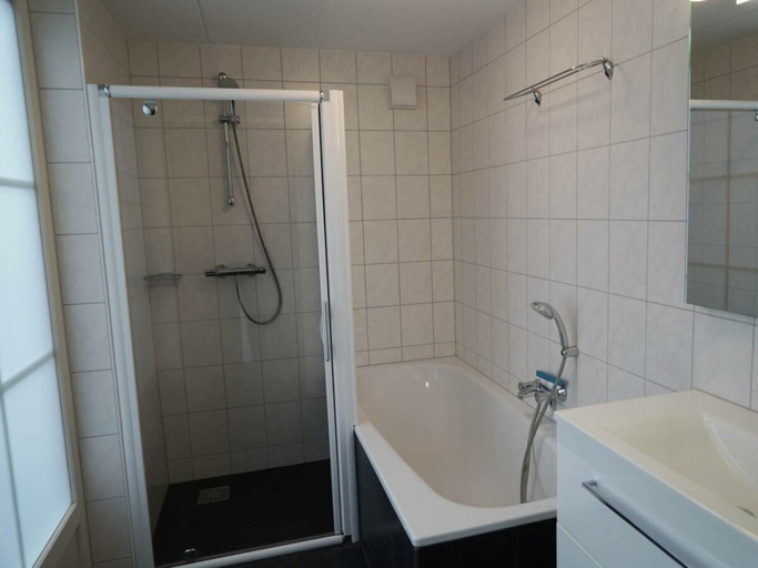 Bathroom, Villa in Beekbergen With Terrace, Apeldoorn