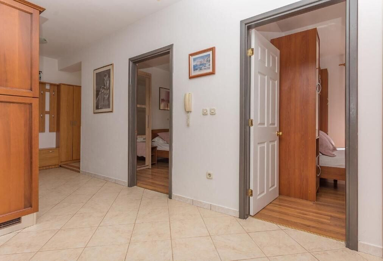 Hallway 4, Apartments Sun and Beach, Brela
