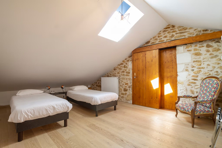 Room 2, Fouleix Countryside Villa With Pool & Garden, Dordogne