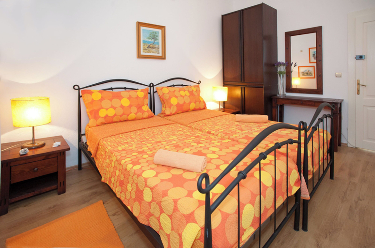 Others 1, Apartment Zdrav, Split
