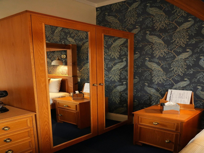 Room 5, Double Room With Four Poster Bed, Derby