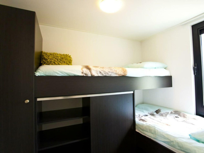 Room 2, Holiday Home in Arnhem With Terrace, Arnhem