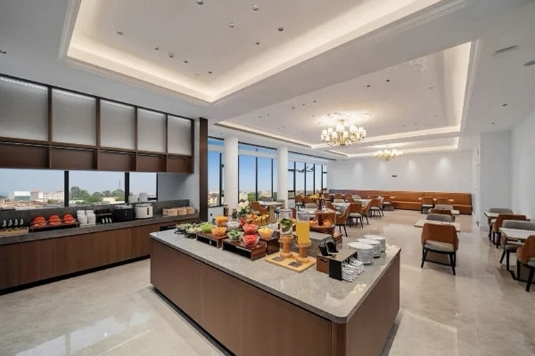 Dining 5, Vienna International Hotel Guangzhou Baiyun International Airport Branch - Free Shuttle Bus to Guangzhou Baiyun International Airport &amp; Free Deliver Service to Canton Fair Complex During Canton Fair Period, Guangzhou