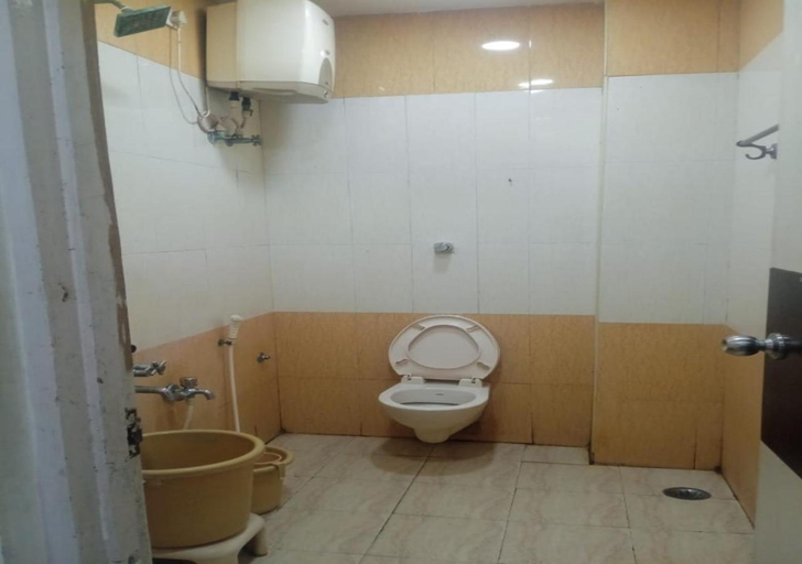 Bathroom 5, Rayas Executive Homes, Thanjavur