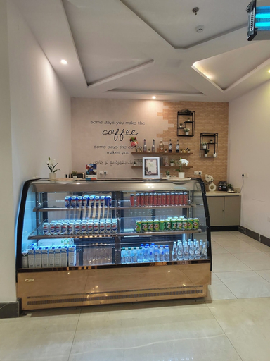 Food & Drinks, Glamour Plus Al Nuzha, Jeddah
