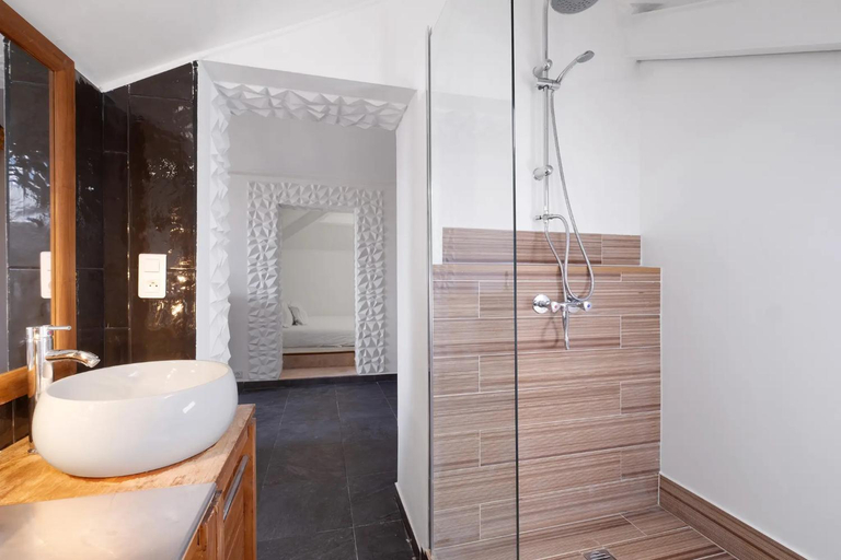 Bathroom 3, Le Manoir, Var