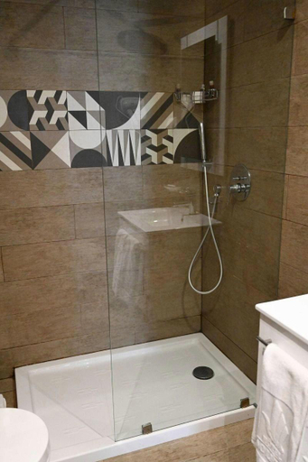Bathroom 3, Hotel Lac Leman, Cité El Khadra