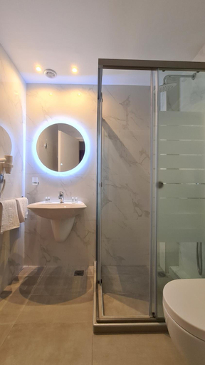 Bathroom 4, Palladium Hotel, Central Macedonia
