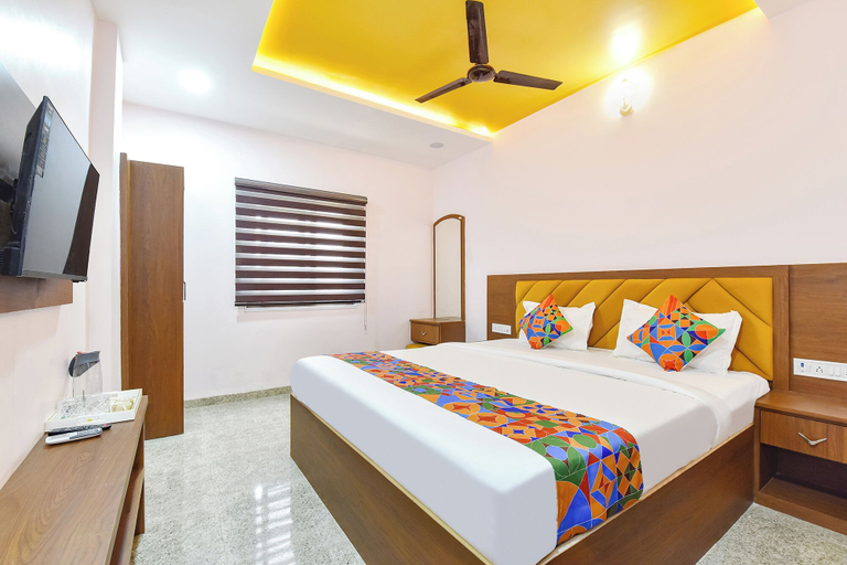 Room 2, FabHotel Shaurya Palace, Pithampur, Dhar