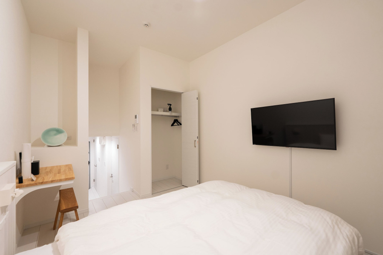 Room 5, stella stay, Imari