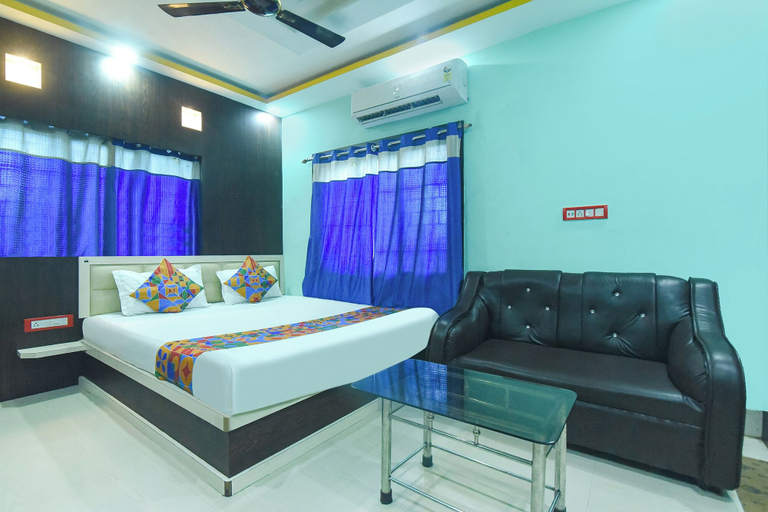 Room 2, Fabhotel Subharaj Palace, Kolkata