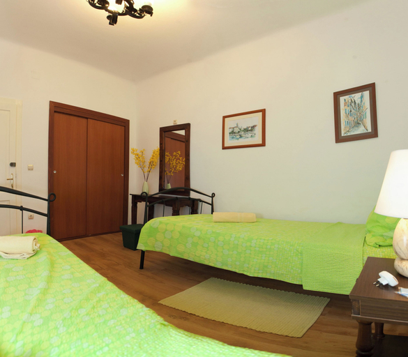 Others 5, Apartment Zdrav, Split