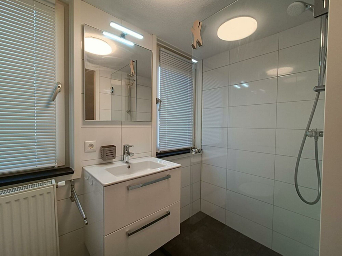 Bathroom 2, Secret van Otterlo 6, Ede