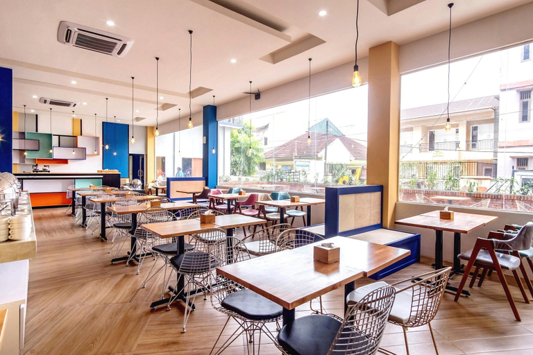 Dining 3, Luxury Twin Stay With Free Wifi and Parking, Medan