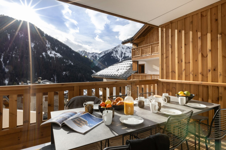 Room 5, TSV Etoile de la Vanoise Refugee 10p, Savoie