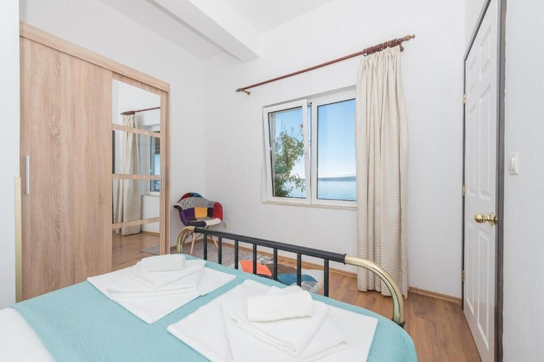 Room 5, Apartments Sun and Beach, Brela