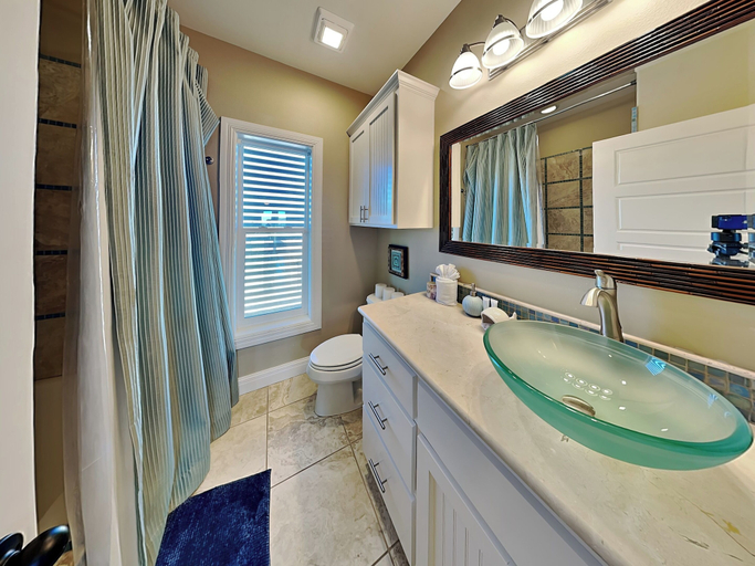 Bathroom, Baja Breeze by Silver Sands Vacation Rentals, Nueces