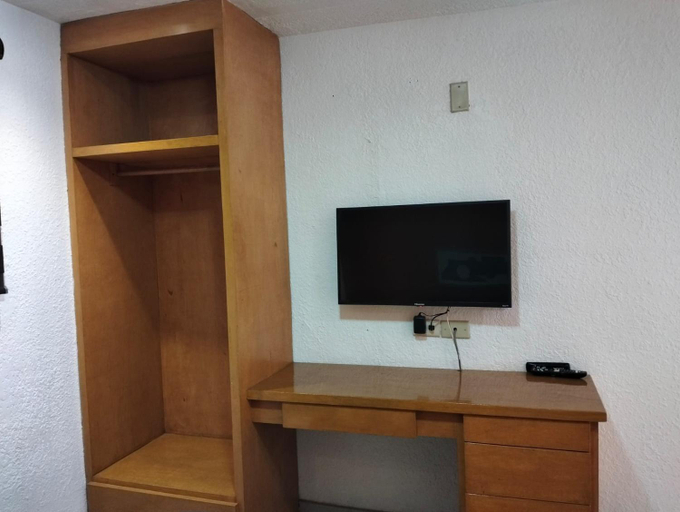 Others 5, Hotel Regis, Mexicali