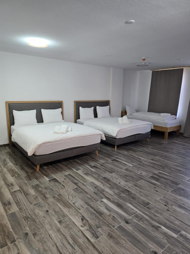 Bedroom 4, Hotel Kreuz, Interlaken