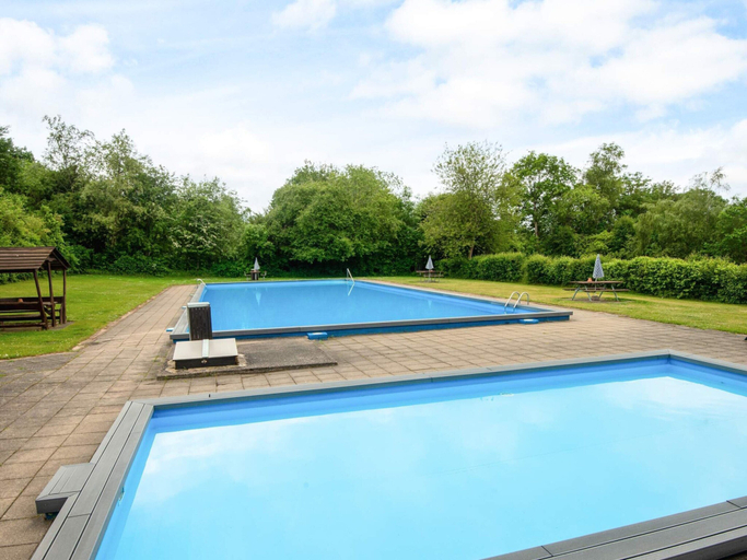Pool 4, 5 Star Holiday Home in Farvang, Silkeborg