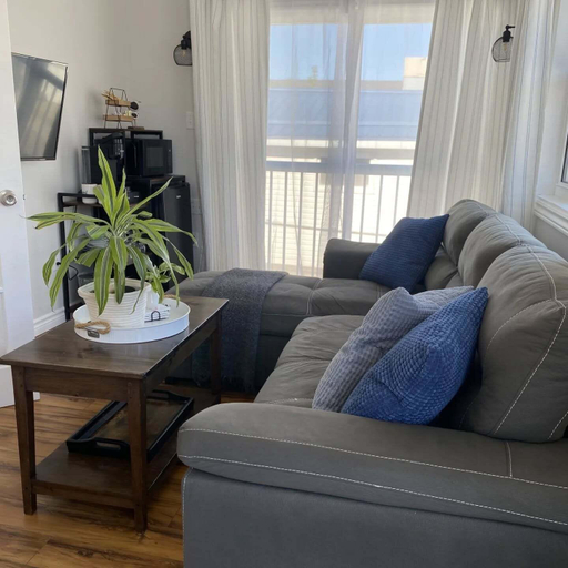 Living area 4, Lockeport Inn, Shelburne