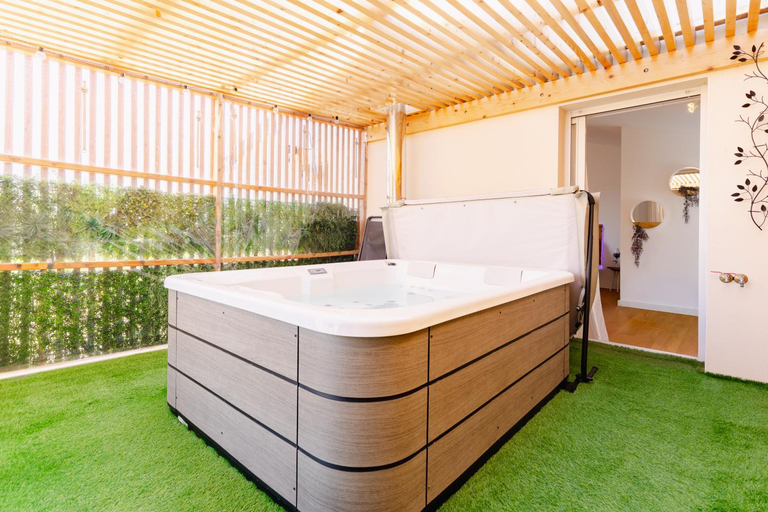 Bathroom 3, Le Spa des lavandes panoramique, Alpes-de-Haute-Provence