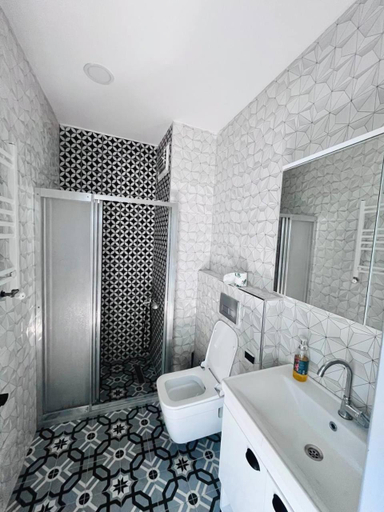 Shower, Cozy Apartment Near Moda, Kadıköy