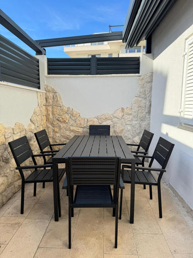 Outdoor dining 3, Apartments Leona, Rogoznica