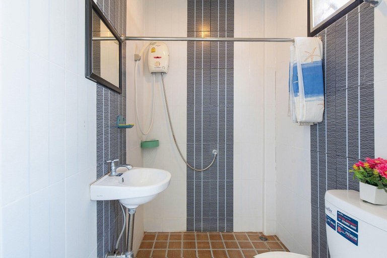Bathroom 4, Brown Home Sattahip 19, Sattahip