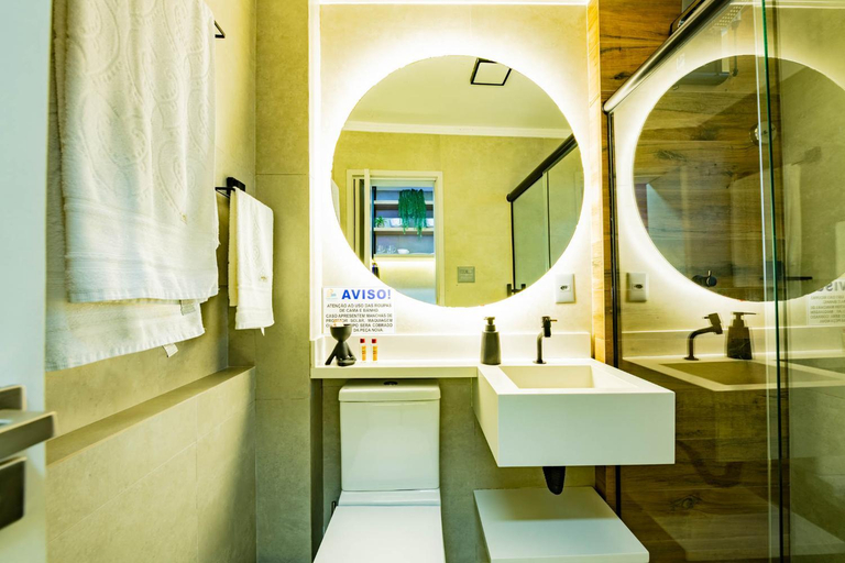 Bathroom 2, Lindo apartamento frente para praia, Wi-Fi, Santos