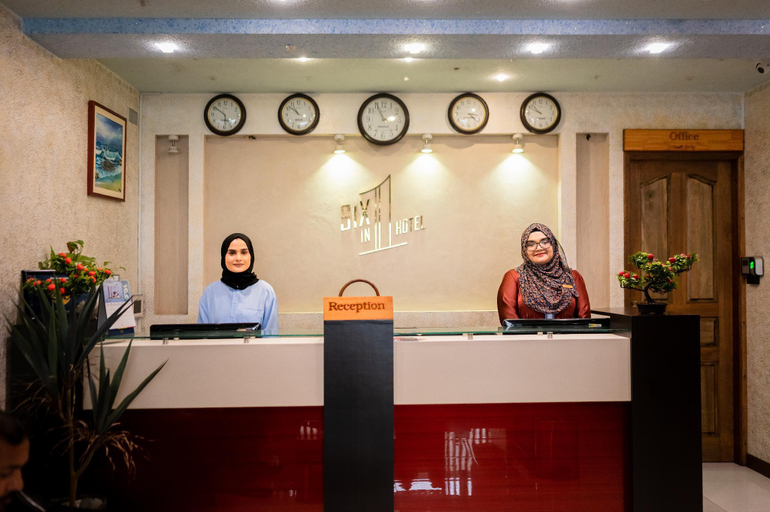 Public Area, Six In One, Malé