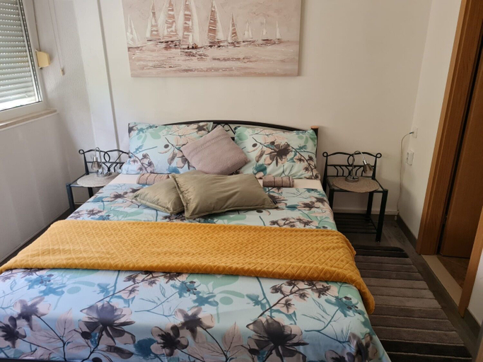 Others 4, Apartment Lovely, Split