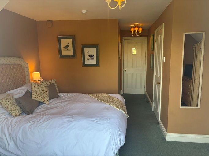 Bedroom 2, Hunters Rest Inn, Bath and North East Somerset
