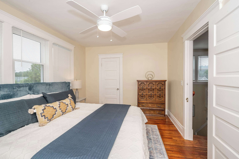Bedroom 3, The Mariemont Cottage, Hamilton