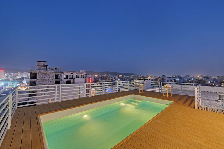 Rooftop pool, Click Collection Aster Jaipur Raja Park, Jaipur