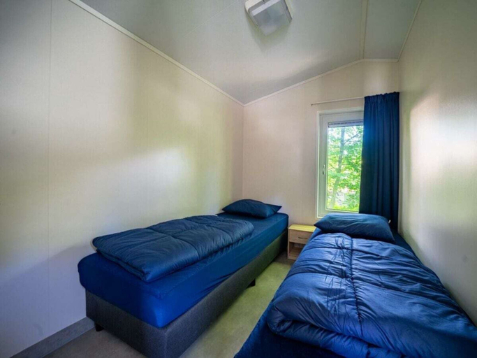 Room 3, Holiday Home in Amstelveen With Terrace, Amstelveen