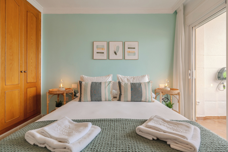 Room 4, Luxurious 2-Bedroom Apartment with Ocean View in Costa Adeje, Santa Cruz de Tenerife