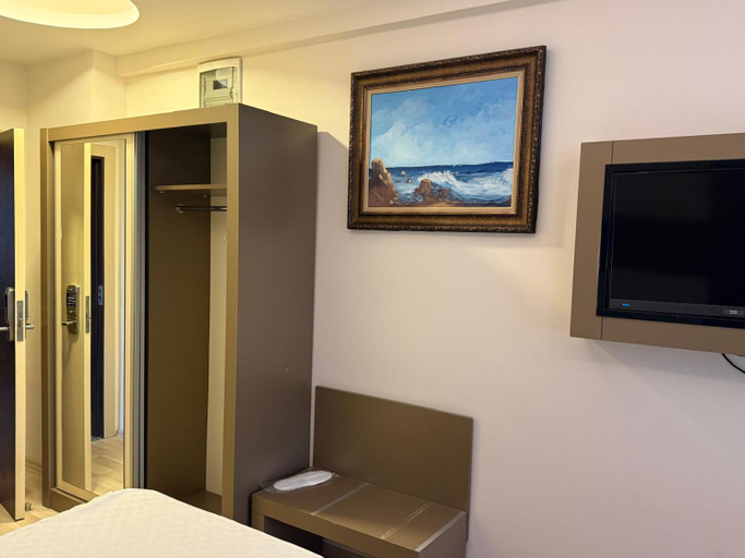 4, Ayseli Otel, Merkez