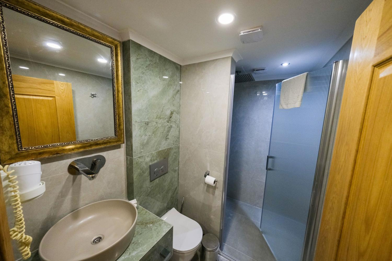 Bathroom 5, Palace Hotel Olive Odore, Ayvacık