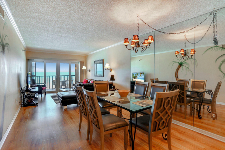 Food & Drinks, Villa Madeira 307 - Premier, Pinellas