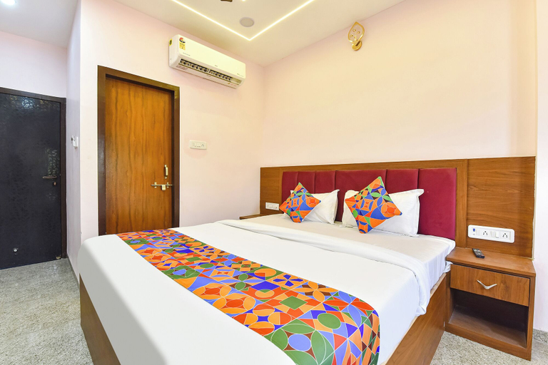 Room 4, FabHotel Shaurya Palace, Pithampur, Dhar