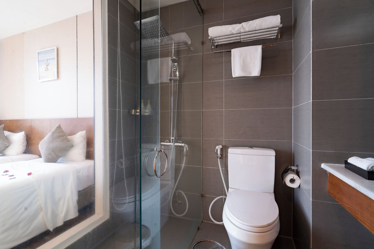 Bathroom 5, Royal Lotus Hotel Danang, Da Nang