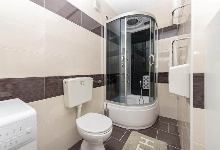 Bathroom 3, Apartments Sun and Beach, Brela