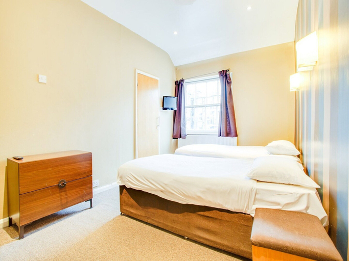 Room 2, Standard Twin Room, London