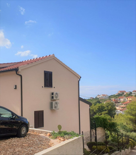 Others 2, Apartment Roko, Vis
