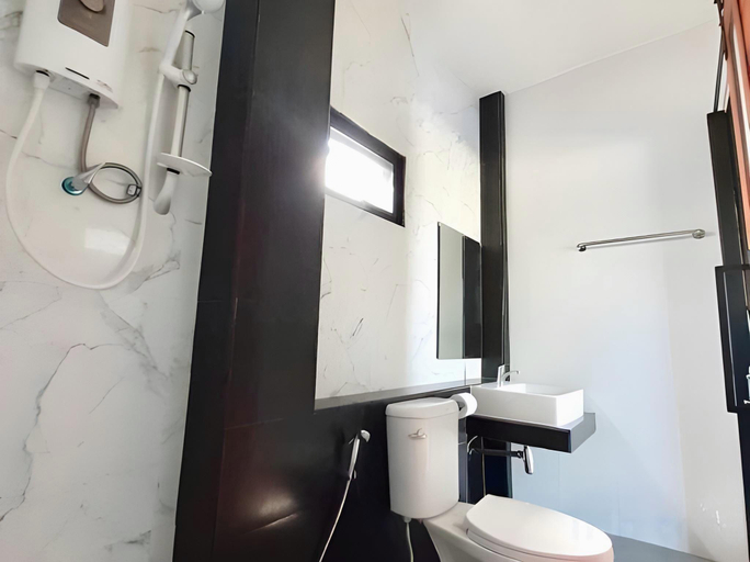 Bathroom 4, Baankampu Resort, Pak Chong